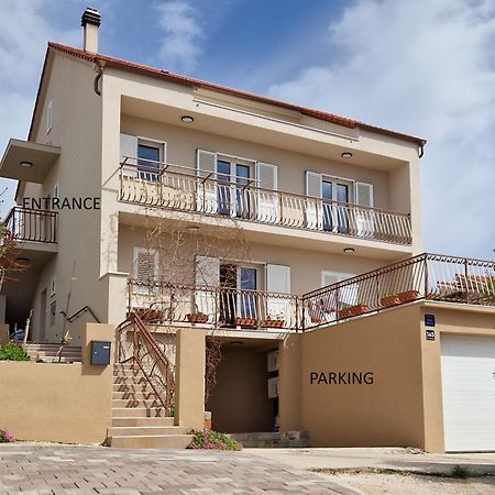 Summer Breeze Apartment - Quiet Place With A Spectacular View And A Garden Sibenik Bagian luar foto