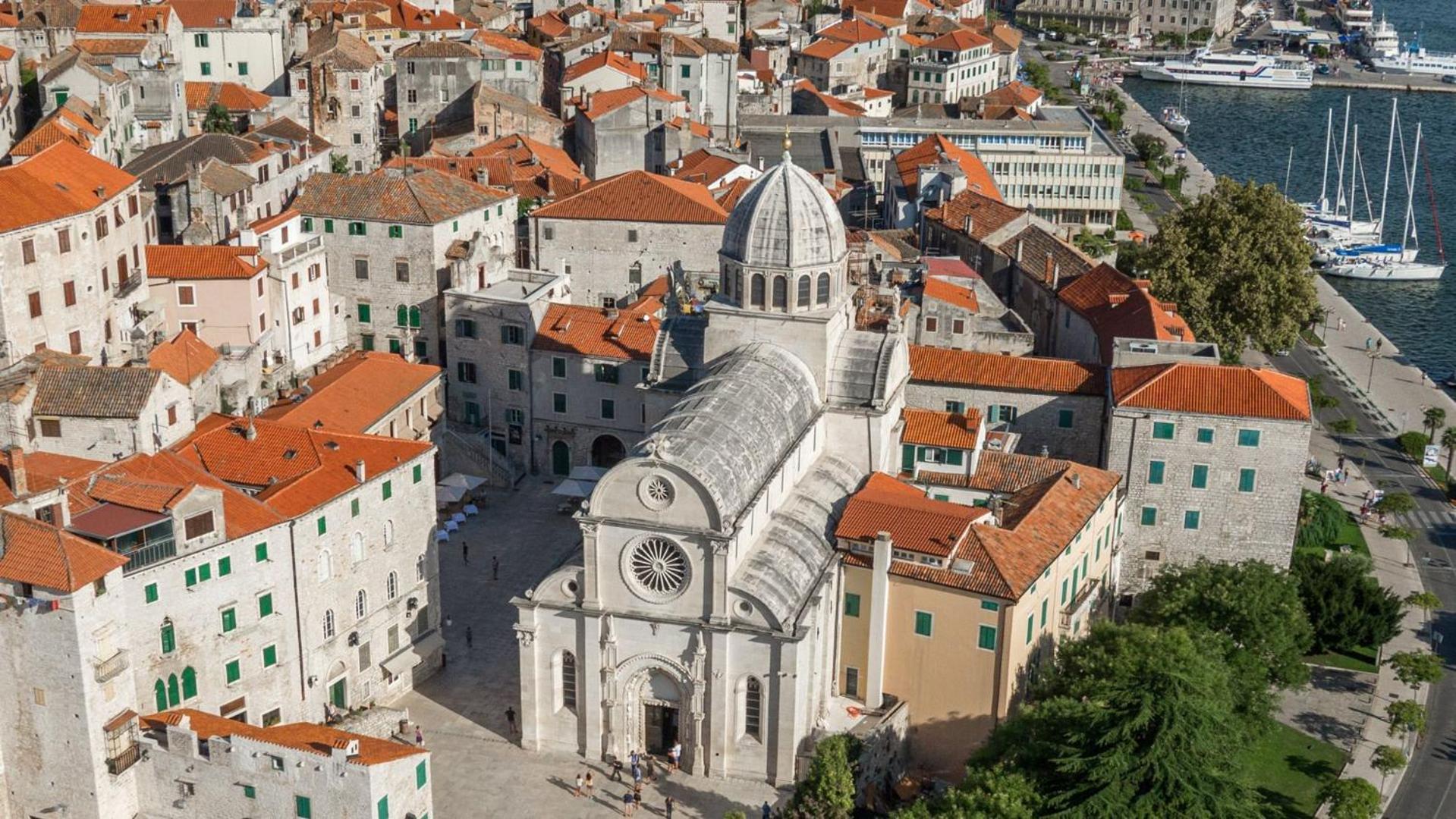 Summer Breeze Apartment - Quiet Place With A Spectacular View And A Garden Sibenik Bagian luar foto